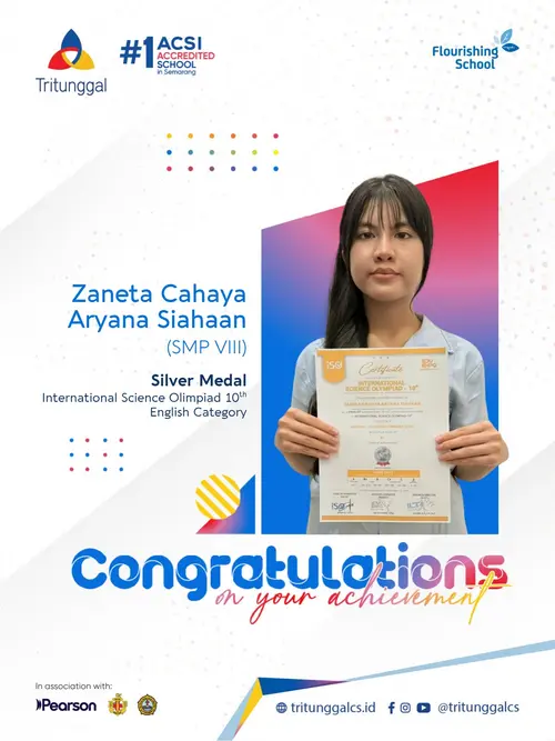 Zaneta Cahaya Aryana Siahaan memegang sertifikat dan mengenakan medali perak International Science Olimpiad 10th English Category.