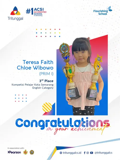 Teresa Faith Chloe Wibowo dari PRIM I berfoto membawa piala juara 3 Kompetisi Pelajar Kota Semarang 2026.